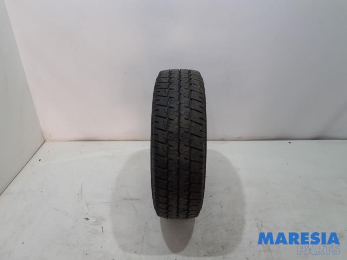 Używane Opona Citroen Jumper (U9) 2.2 HDi 130 Cena € 42,35 Z VAT oferowane przez Maresia Parts