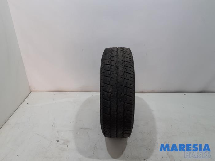 Begagnade Däck Citroen Jumper (U9) 2.2 HDi 130 Pris € 42,35 Inklusive moms erbjuds av Maresia Parts
