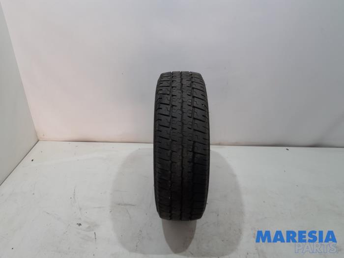 Używane Opona Citroen Jumper (U9) 2.2 HDi 130 Cena € 42,35 Z VAT oferowane przez Maresia Parts