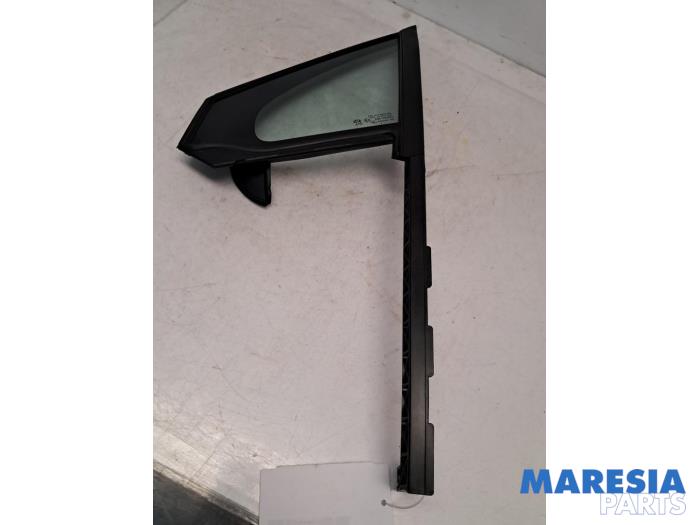 Usados Ventanilla triangular izquierda delante Peugeot 208 I (CA/CC/CK/CL) 1.0 Vti 12V PureTech Precio € 34,99 Norma de margen ofrecido por Maresia Parts