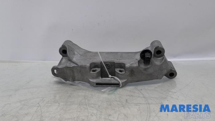 Used Engine mount Peugeot 308 SW (L4/L9/LC/LJ/LR) 1.2 12V e-THP PureTech 110 Price € 19,95 Margin scheme offered by Maresia Parts