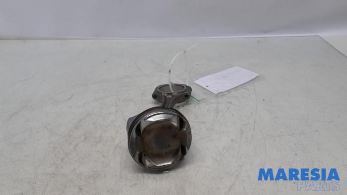Usagé Bielle Peugeot 308 SW (L4/L9/LC/LJ/LR) 1.2 12V e-THP PureTech 110 Prix € 49,99 Règlement à la marge proposé par Maresia Parts