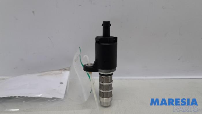 Begagnade Kamaxelsensor Peugeot 308 SW (L4/L9/LC/LJ/LR) 1.2 12V e-THP PureTech 110 Pris € 40,00 Marginaltabell erbjuds av Maresia Parts