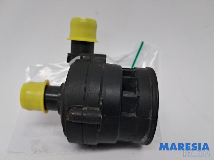 Begagnade Vattenpump Opel Movano 2.3 CDTi 16V RWD Pris € 30,25 Inklusive moms erbjuds av Maresia Parts