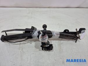 Begagnade Dragkrok Renault Megane III Grandtour (KZ) 1.2 16V TCE 115 Pris € 199,00 Marginaltabell erbjuds av Maresia Parts