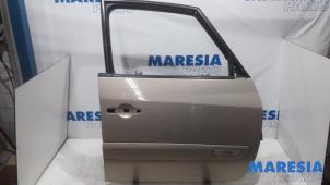 Usados Puerta 4 puertas derecha delante Renault Espace (JK) 2.0 16V Turbo Precio € 75,00 Norma de margen ofrecido por Maresia Parts