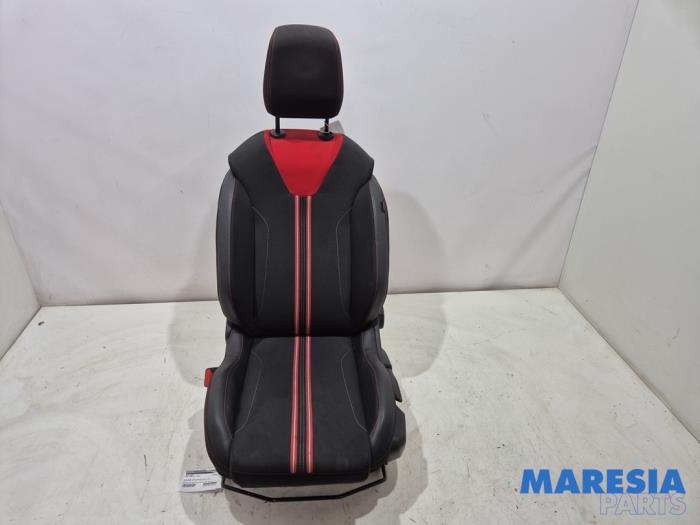 Używane Fotel lewy Opel Corsa F (UB/UH/UP) 1.2 Turbo 12V 130 Cena € 299,99 Procedura marży oferowane przez Maresia Parts