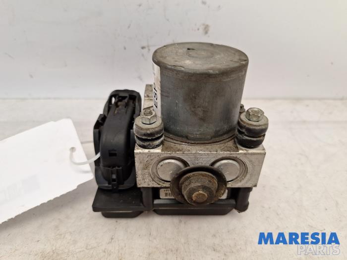 Używane Pompa ABS Fiat 500 (312) 1.4 16V Cena € 40,00 Procedura marży oferowane przez Maresia Parts