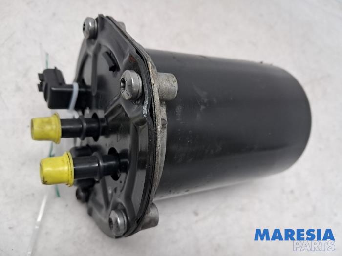 Begagnade Bränslefilterhus Opel Movano 2.3 CDTi 16V RWD Pris € 48,34 Inklusive moms erbjuds av Maresia Parts