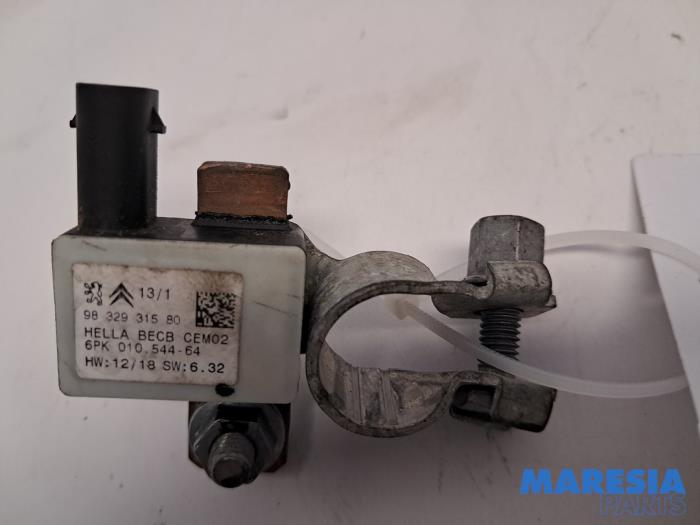 Begagnade Batterisensor Opel Corsa F (UB/UH/UP) 1.2 Turbo 12V 130 Pris € 69,99 Marginaltabell erbjuds av Maresia Parts