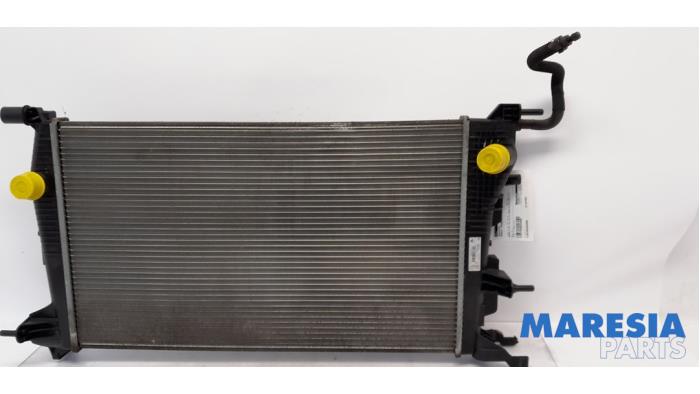 Usagé Radiateur Renault Megane III Grandtour (KZ) 1.2 16V TCE 115 Prix € 35,00 Règlement à la marge proposé par Maresia Parts