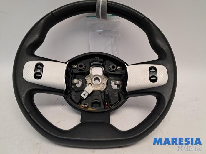Używane Kierownica Renault Twingo III (AH) 1.0 SCe 70 12V Cena € 99,00 Procedura marży oferowane przez Maresia Parts