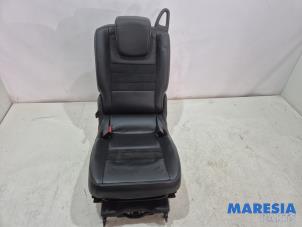 Begagnade Baksäte Renault Grand Scénic III (JZ) 2.0 16V CVT Pris € 131,25 Marginaltabell erbjuds av Maresia Parts