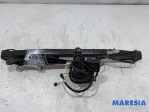 Begagnade Dragkrok Renault Grand Scénic III (JZ) 2.0 16V CVT Pris € 199,00 Marginaltabell erbjuds av Maresia Parts
