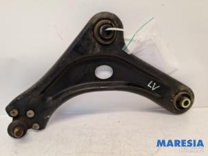 Begagnade Främre undre gaffelben, vänster Citroen C4 Cactus (0B/0P) 1.2 PureTech 110 12V Pris € 25,00 Marginaltabell erbjuds av Maresia Parts