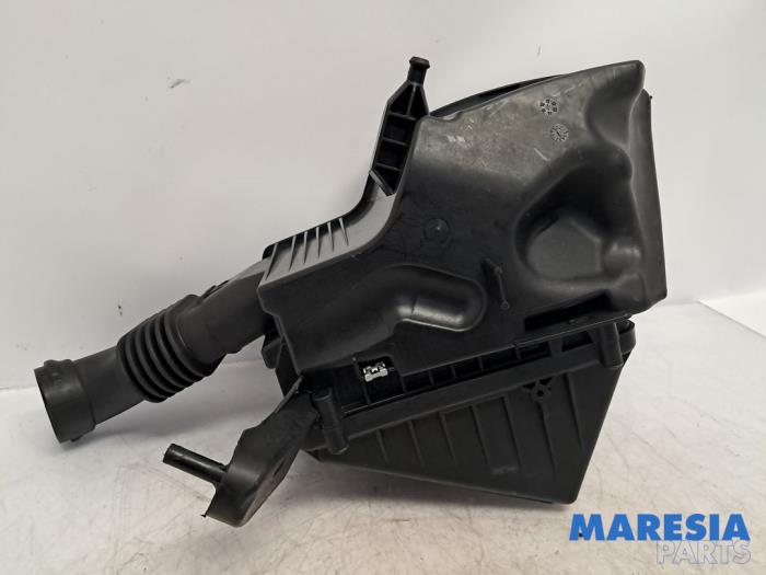 Begagnade Luftfilterhus Renault Twingo III (AH) 1.0 SCe 70 12V Pris € 29,95 Marginaltabell erbjuds av Maresia Parts