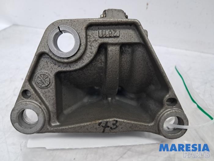 Used Engine mount Renault Grand Scénic III (JZ) 1.4 16V TCe 130 Price € 24,99 Margin scheme offered by Maresia Parts