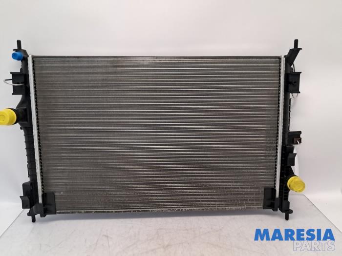 Usagé Radiateur Citroen C4 Picasso (3D/3E) 1.6 16V THP 155 Prix € 50,00 Règlement à la marge proposé par Maresia Parts