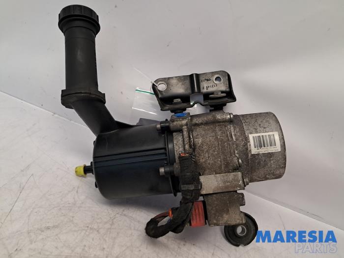 Usagé Pompe direction assistée Peugeot 307 SW (3H) 2.0 16V Prix € 139,99 Règlement à la marge proposé par Maresia Parts