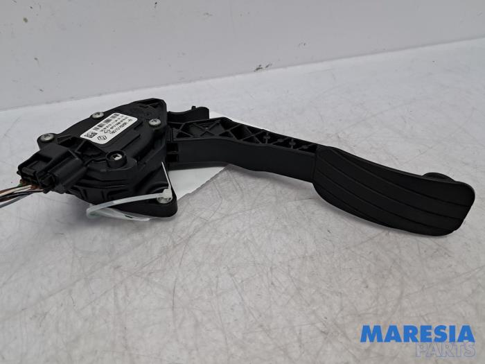 Begagnade Gaspedalsensor Renault Master III (FV) 2.3 dCi 170 16V FWD Pris € 35,70 Inklusive moms erbjuds av Maresia Parts