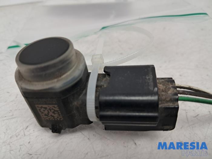 Usados Sensor PDC Renault Master III (FV) 2.3 dCi 170 16V FWD Precio € 23,60 IVA incluido ofrecido por Maresia Parts