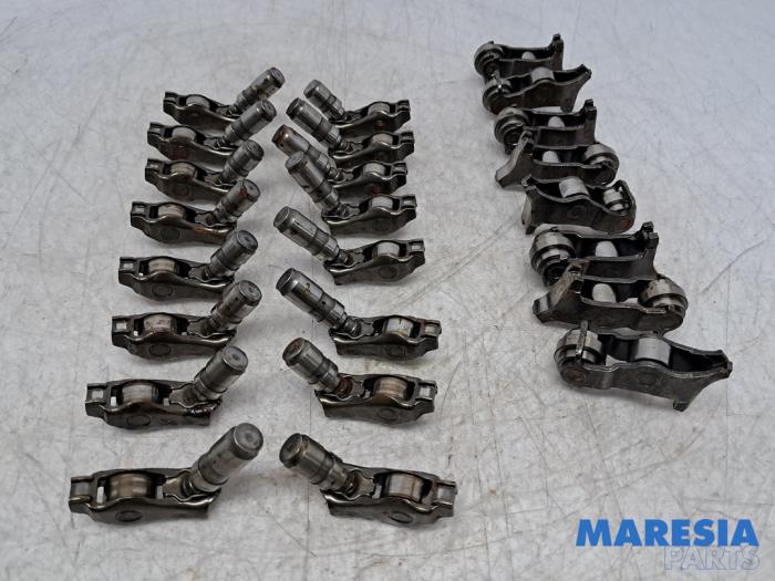 Begagnade Vipparm Citroen C4 Berline (NC) 1.6 16V VTi Pris € 60,00 Marginaltabell erbjuds av Maresia Parts