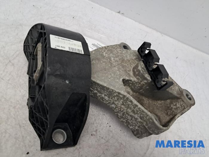 Used Engine mount Renault Clio IV (5R) 0.9 Energy TCE 90 12V Price € 30,00 Margin scheme offered by Maresia Parts