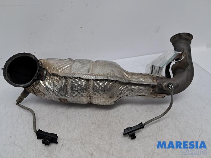 Używane Katalizator Citroen C4 Cactus (0B/0P) 1.2 PureTech 110 12V Cena € 249,00 Procedura marży oferowane przez Maresia Parts