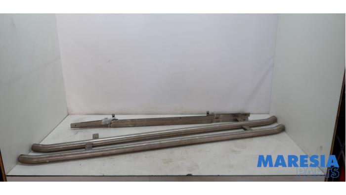 Używane Panel boczny Renault Trafic (1FL/2FL/3FL/4FL) 1.6 dCi 125 Twin Turbo Cena € 181,50 Z VAT oferowane przez Maresia Parts