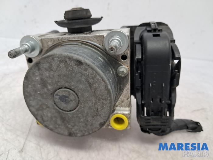 Begagnade ABS-pump Fiat 500C (312) 1.2 69 Pris € 40,00 Marginaltabell erbjuds av Maresia Parts