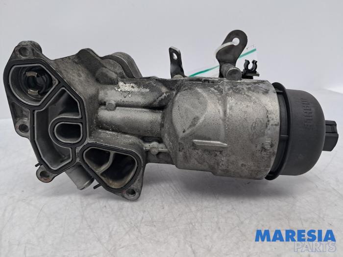 Gebrauchte Ölfiltergehäuse Peugeot 308 SW (L4/L9/LC/LJ/LR) 1.6 BlueHDi 120 Preis € 35,00 Margenregelung angeboten von Maresia Parts