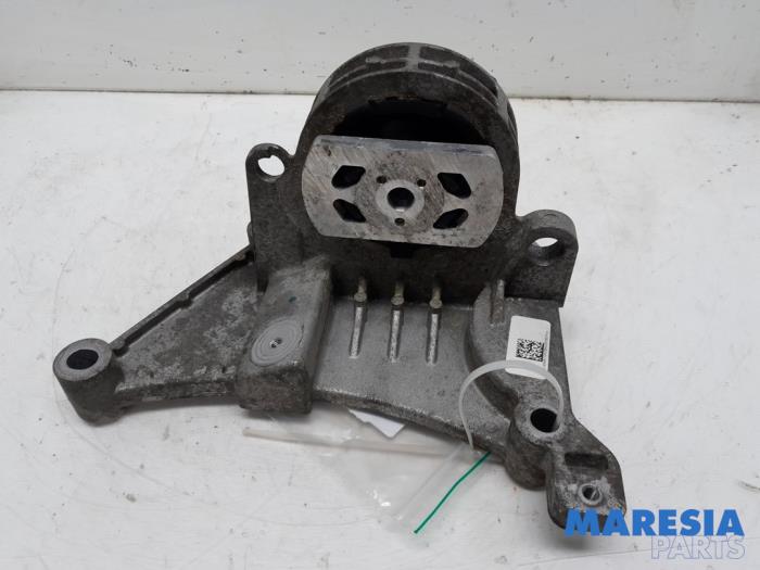Used Engine mount Fiat Punto III (199) 0.9 TwinAir Turbo 100 Price € 29,50 Margin scheme offered by Maresia Parts