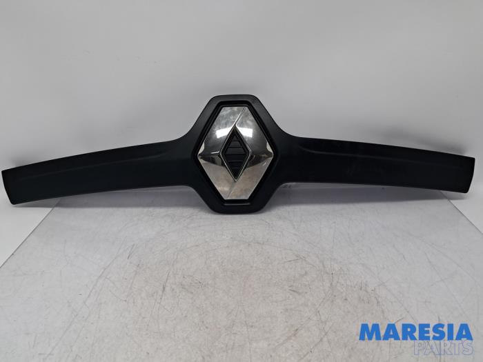 Używane Grill Renault Trafic (1FL/2FL/3FL/4FL) 1.6 dCi 125 Twin Turbo Cena € 109,81 Z VAT oferowane przez Maresia Parts