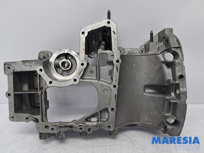 Usagé Couvercle carter Peugeot 5008 II (M4/MC/MJ/MR) 1.2 12V e-THP PureTech 130 Prix € 70,00 Règlement à la marge proposé par Maresia Parts