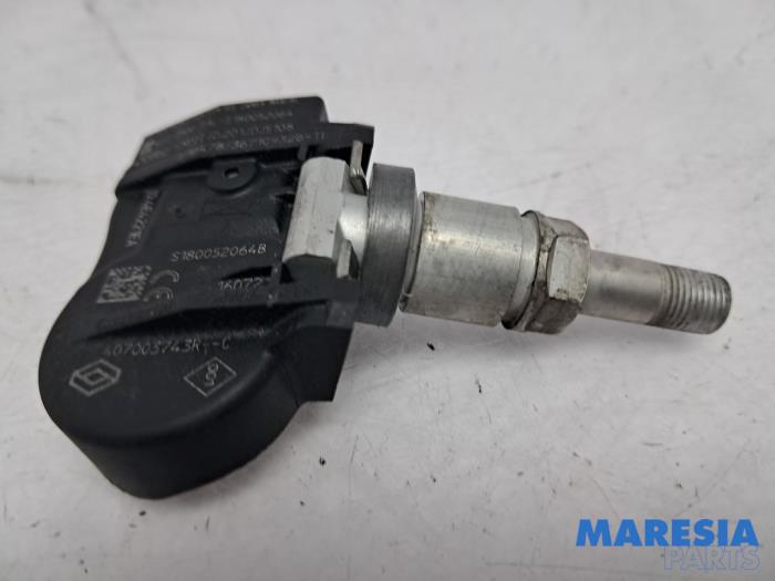 Begagnade Däcktryckssensor Renault Zoé (AG) R90 Pris € 25,00 Marginaltabell erbjuds av Maresia Parts