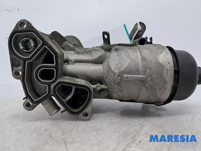 Gebrauchte Ölfiltergehäuse Peugeot 308 SW (L4/L9/LC/LJ/LR) 1.6 BlueHDi 120 Preis € 35,00 Margenregelung angeboten von Maresia Parts