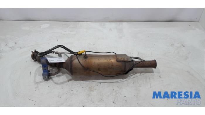 Used Particulate filter Peugeot 3008 I (0U/HU) 2.0 HYbrid4 16V Price € 300,00 Margin scheme offered by Maresia Parts