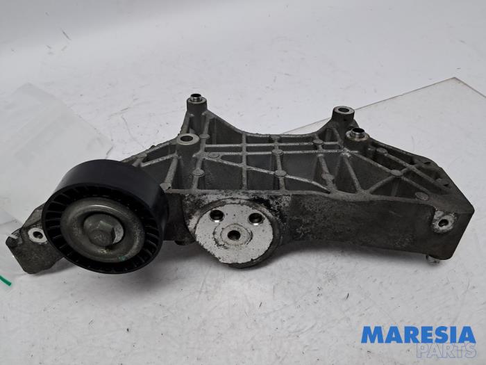 Gebrauchte Dynamostütze unten Fiat Panda (312) 0.9 TwinAir 60 Preis € 40,00 Margenregelung angeboten von Maresia Parts