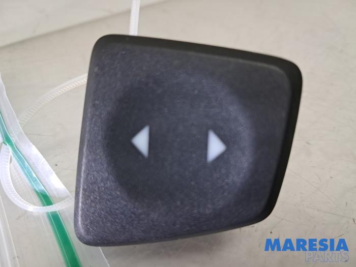 Usados Interruptor de ventanilla eléctrica Fiat 500 (312) 1.2 Precio € 10,00 Norma de margen ofrecido por Maresia Parts