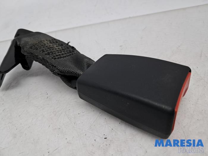 Usados Lengüeta de cinturón de seguridad izquierda detrás Fiat 500 (312) 1.2 Precio € 15,00 Norma de margen ofrecido por Maresia Parts
