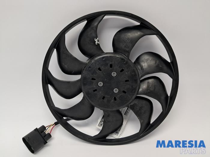 Używane Silnik wentylatora Fiat 500 (312) Electric Cena € 90,75 Z VAT oferowane przez Maresia Parts