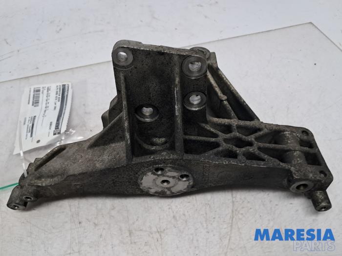 Used Alternator upper bracket Alfa Romeo MiTo (955) 1.4 TB 16V Price € 49,95 Margin scheme offered by Maresia Parts