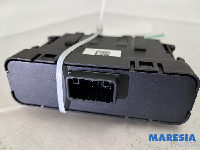 Begagnade PDC-modul Opel Movano 2.3 CDTi 16V FWD Pris € 60,50 Inklusive moms erbjuds av Maresia Parts