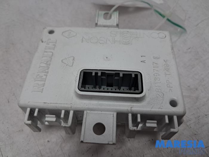 Używane Modul nawigacji Opel Movano 2.3 CDTi 16V FWD Cena € 42,35 Z VAT oferowane przez Maresia Parts
