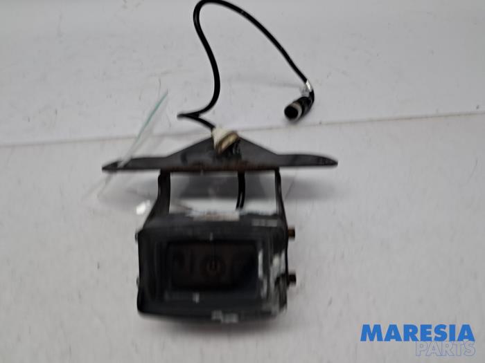 Begagnade Backkamera Opel Movano 2.3 CDTi 16V FWD Pris € 133,10 Inklusive moms erbjuds av Maresia Parts