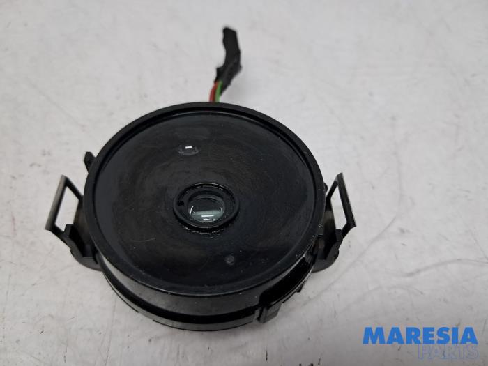 Begagnade Regnsensor Opel Movano 2.3 CDTi 16V FWD Pris € 18,15 Inklusive moms erbjuds av Maresia Parts