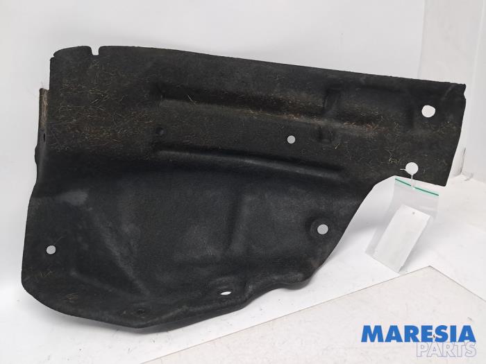 Używane Nadkole Renault Megane IV Estate (RFBK) 1.3 TCE 115 16V Cena € 29,95 Procedura marży oferowane przez Maresia Parts