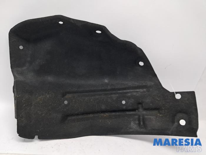 Używane Nadkole Renault Megane IV Estate (RFBK) 1.3 TCE 115 16V Cena € 29,95 Procedura marży oferowane przez Maresia Parts