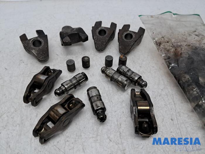 Używane Zapadka Peugeot 5008 I (0A/0E) 1.6 HDiF 16V Cena € 40,00 Procedura marży oferowane przez Maresia Parts