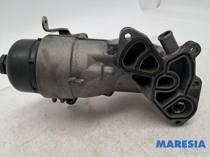 Gebrauchte Ölfiltergehäuse Peugeot 5008 I (0A/0E) 1.6 HDiF 16V Preis € 39,00 Margenregelung angeboten von Maresia Parts